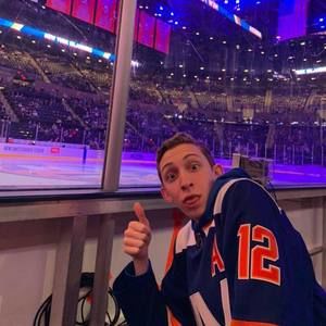 Meet your Posher, Chris